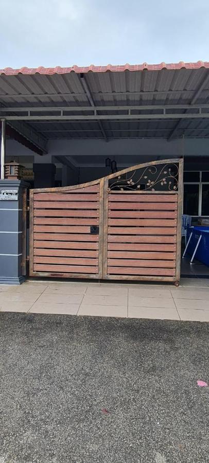 Damai Holiday Homestay Malacca Exterior foto
